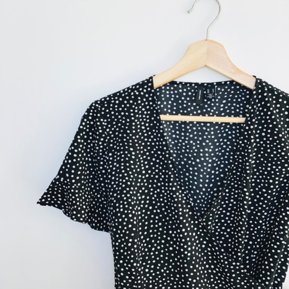 VERO MODA size M short sleeved mini wrap dress, black with white dots - Picture 3 of 11